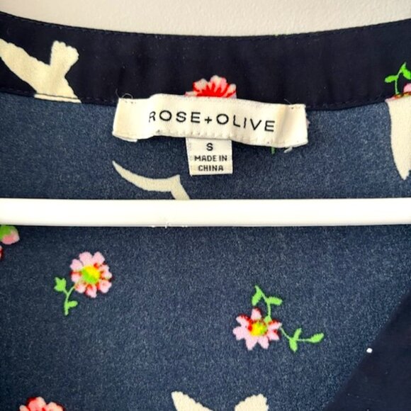 Rose + Olive 100% polyester Floral Light Weight Blouse Small - Picture 4 of 6